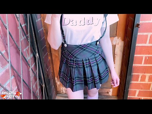 ❤️ Schoolgirl Sucks nws dick tob thiab fucks es tsis txhob ntawm chav kawm. ️❌ Fucking video ntawm peb ﹏