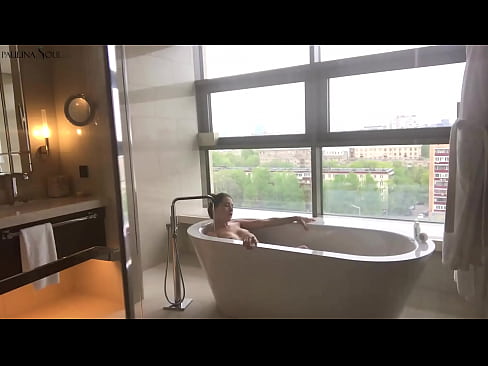 ❤️ Zoo heev babe Passionately jerking tawm nws pussy hauv chav dej ️❌ Fucking video ntawm peb ﹏