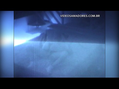 ❤️ Tus txiv films tus poj niam fucking neeg zej zog thiab pom tias nws yog ib tug cuckold ️❌ Fucking video ntawm peb ﹏